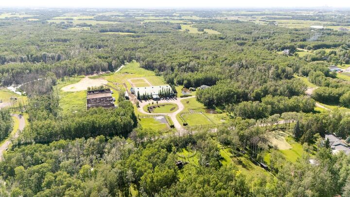 Property Photo: 51328 Range Road 231 AB T8B 1K7
