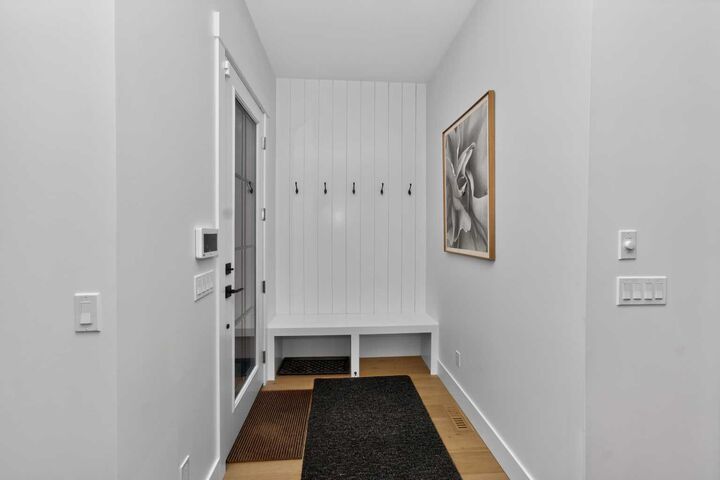 Property Photo: 219 18 Avenue NE AB T2E 1N3