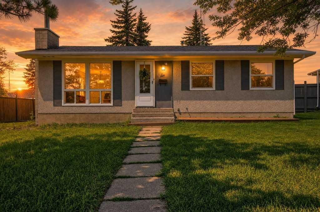 Property Photo:  6 Onlsow Square  AB T4N 5C6 