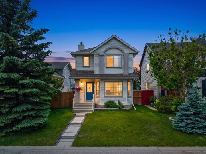172 Citadel Bluff Close NW — photo 1