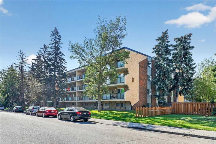 Property Photo: 617 56 Avenue SW 409 AB T2V 0G9