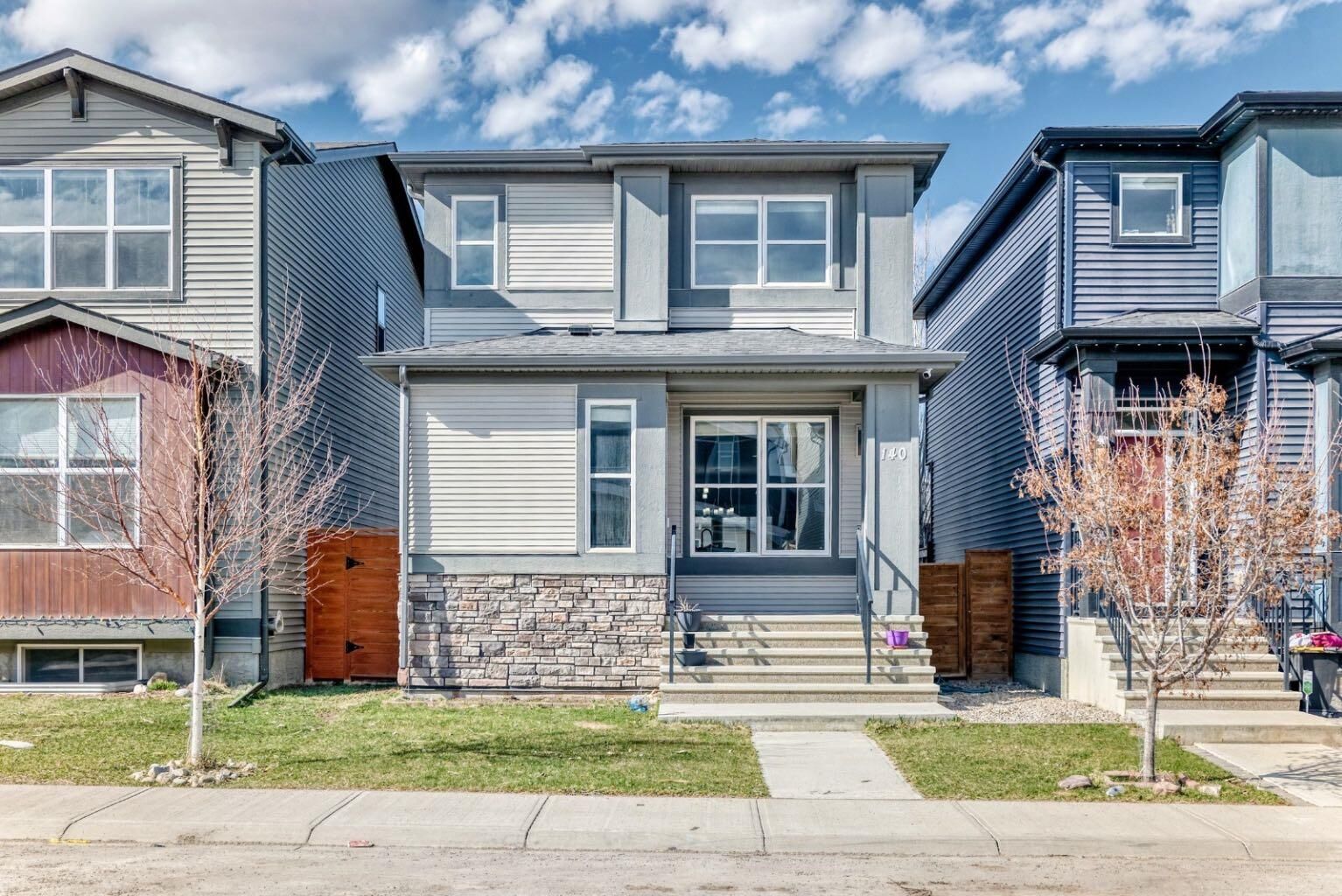 Property Photo:  140 Howse Avenue NE  AB T3P 0W1 