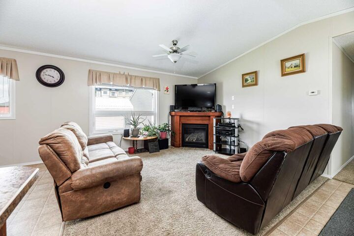 Property Photo: 15 Mackenzie Ranch Way 98 AB T4L 0B4