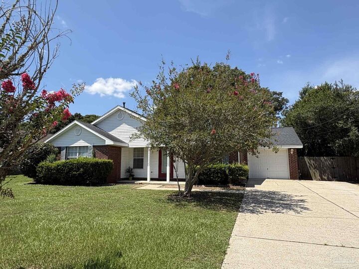 Property Photo: 6625 Greenwell St FL 32526