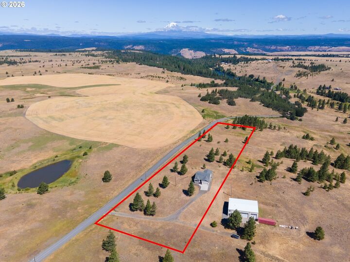 Property Photo:  180 Hartland Rd  WA 98635 