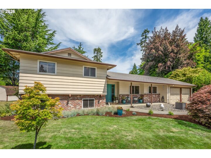Property Photo:  4065 SW 91st Ct  OR 97225 
