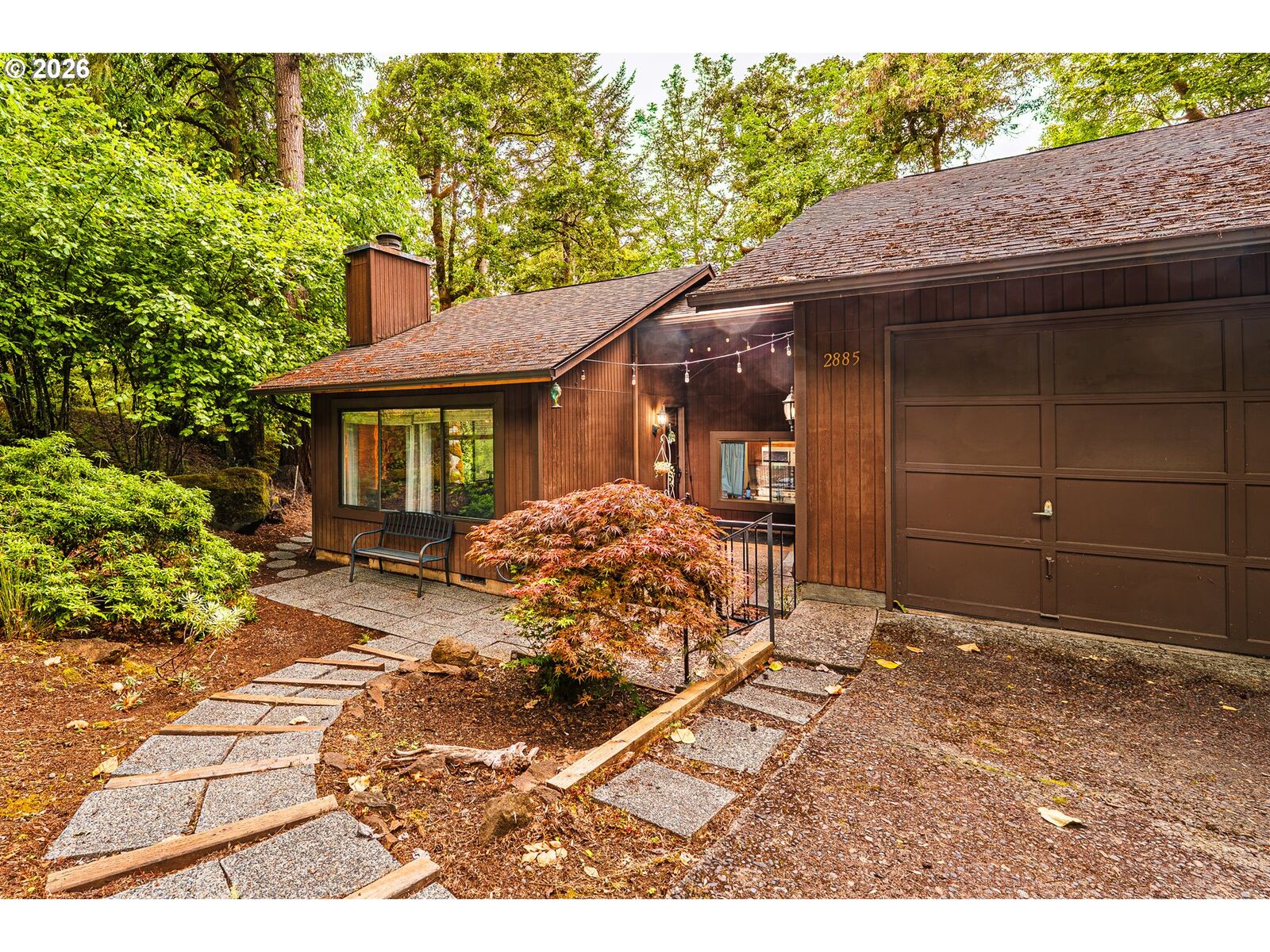 Property Photo: 2885 Timberline Dr OR 97405