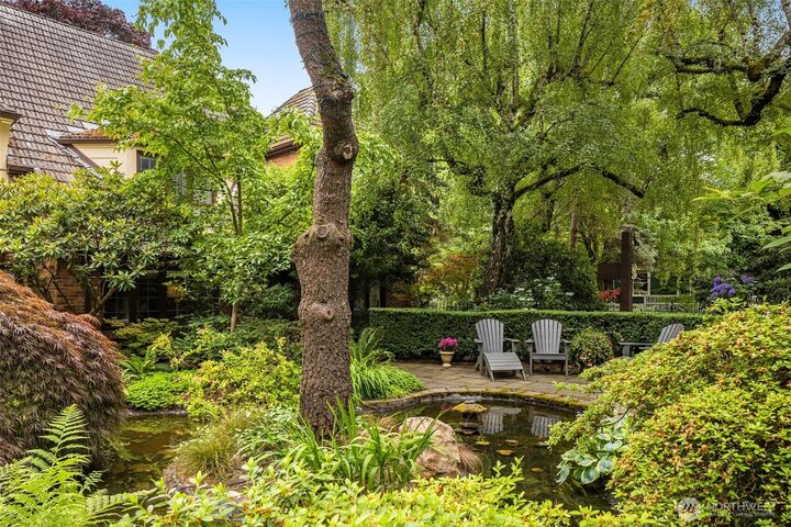 Property Photo: 1516 E Republican Street 3 WA 98112