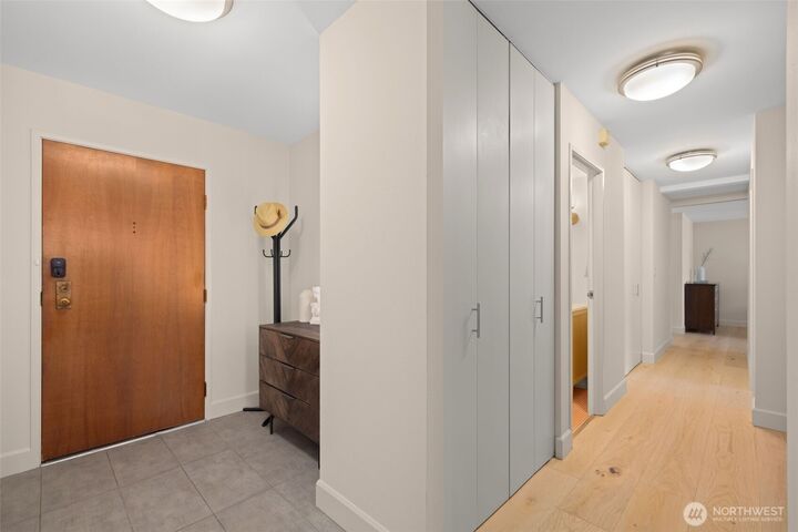 Property Photo: 2100 3rd Avenue 1005 WA 98121