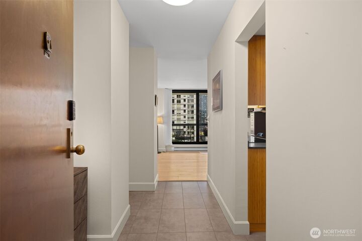Property Photo: 2100 3rd Avenue 1005 WA 98121