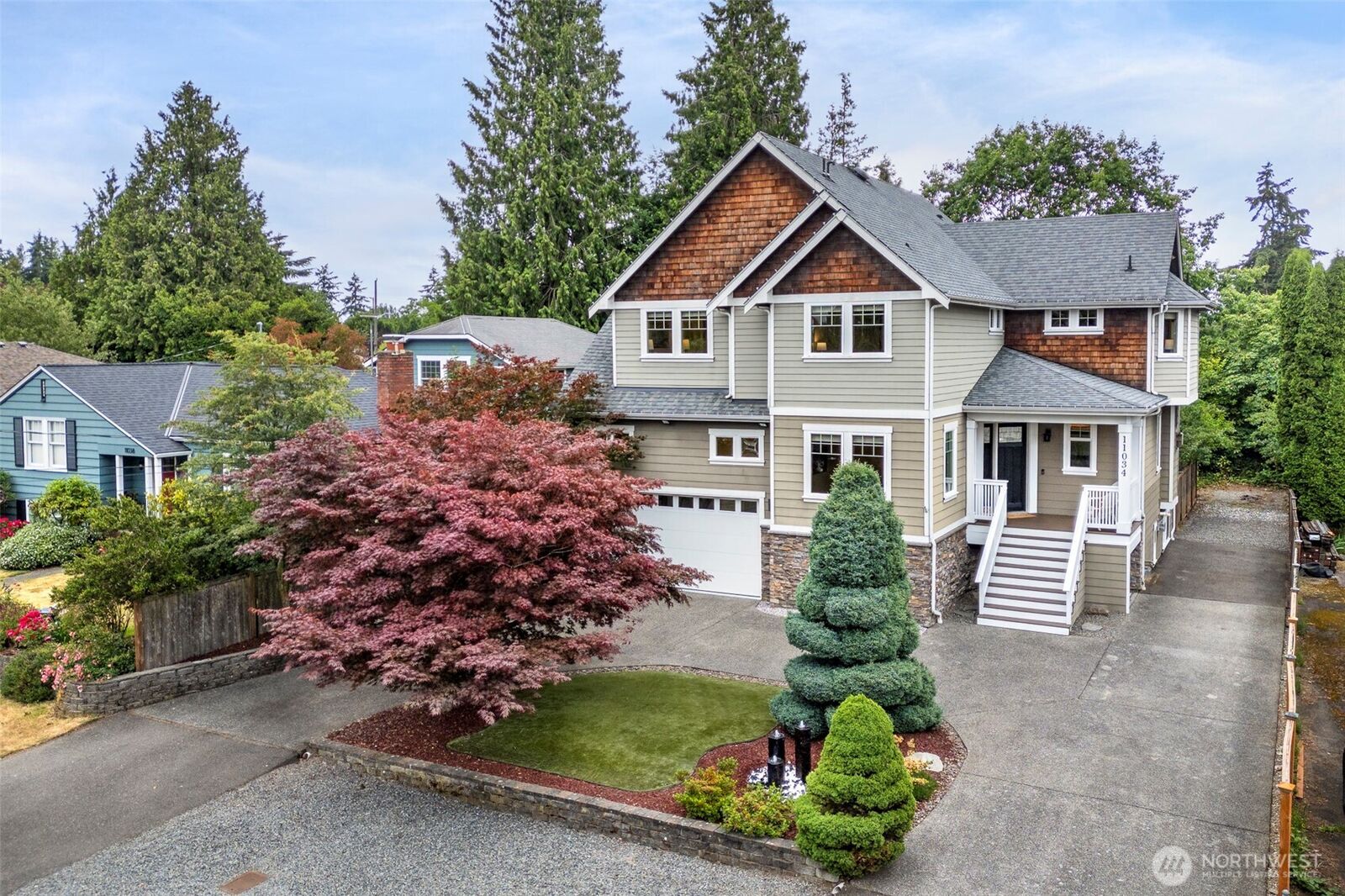Property Photo: 11034 Phinney Avenue N WA 98133