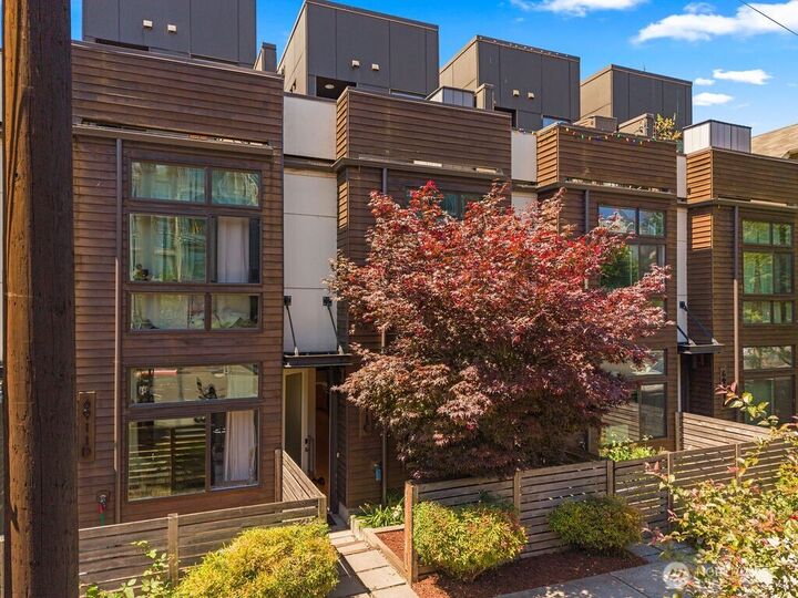 Property Photo:  6911  California Avenue SW C  WA 98136 