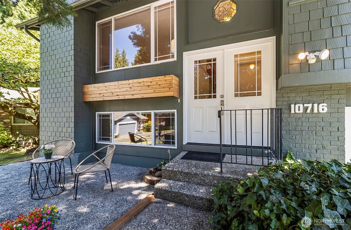 Property Photo: 10716 127th Avenue NE WA 98033