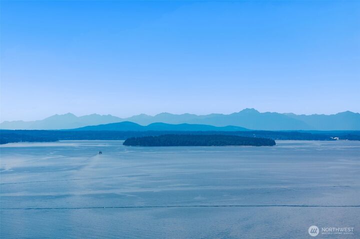 Property Photo:  8731  Fauntlee Crest  SW  WA 98136 