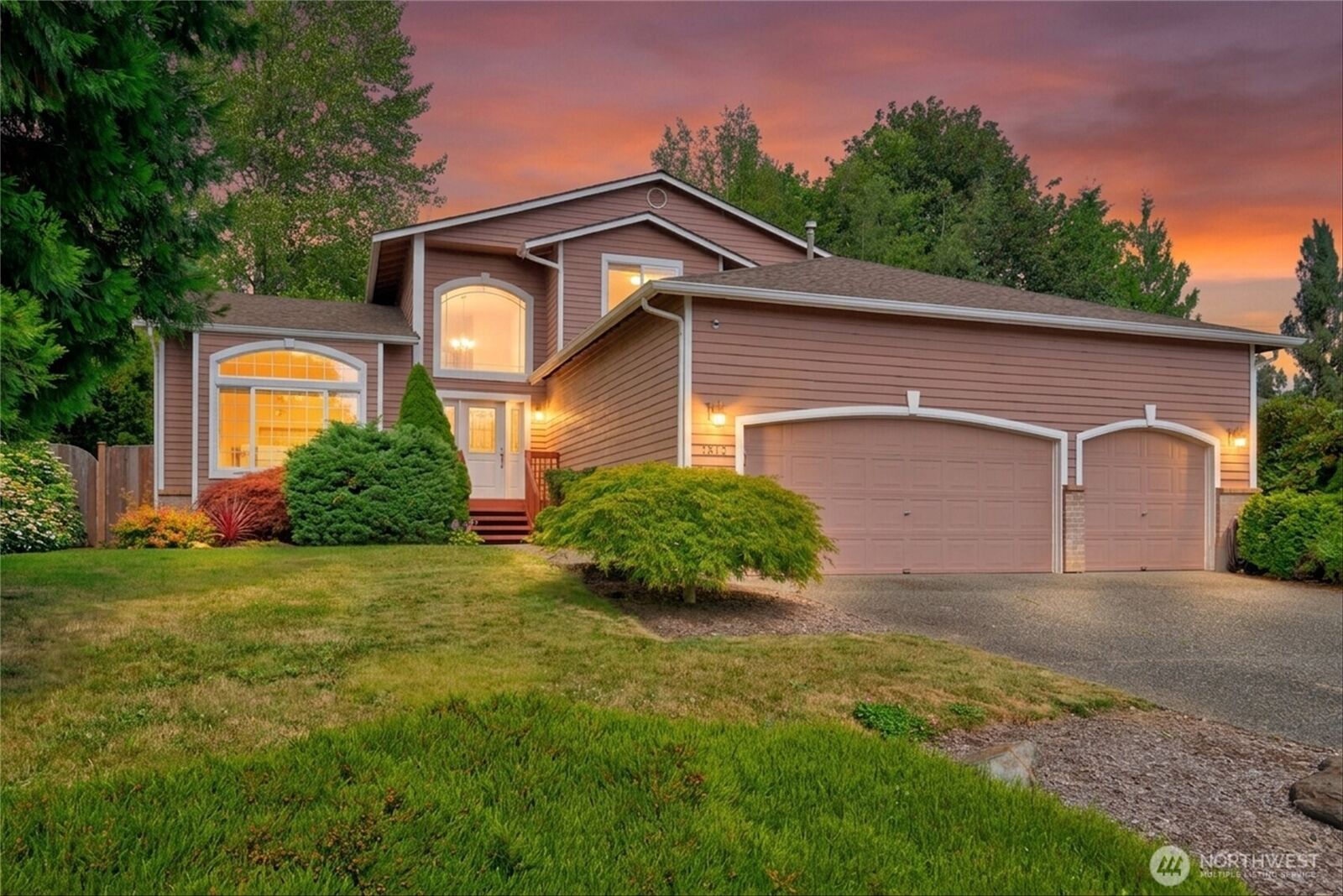 Property Photo:  7813  73rd Place NE  WA 98270 