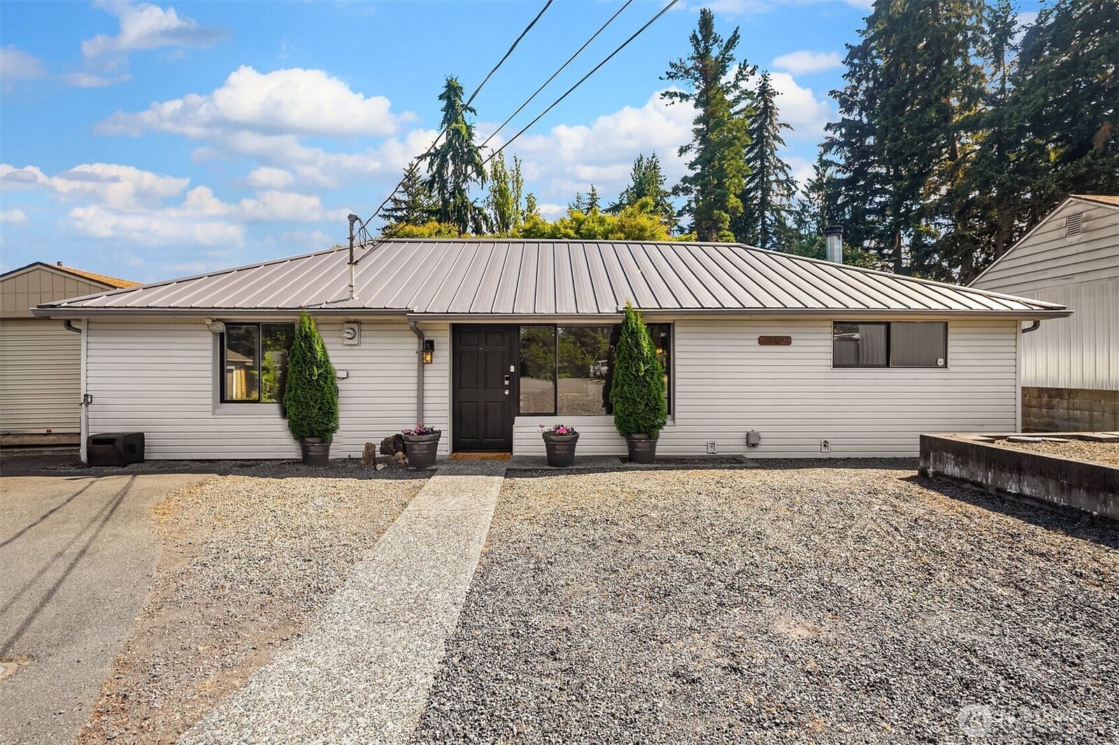 Property Photo:  4900  238th Place SW  WA 98043 