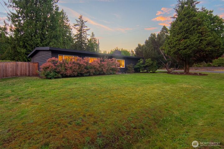 Property Photo: 18751 60th Avenue NE WA 98028