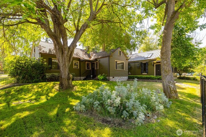 Property Photo: 579 SE Ely Street WA 98277