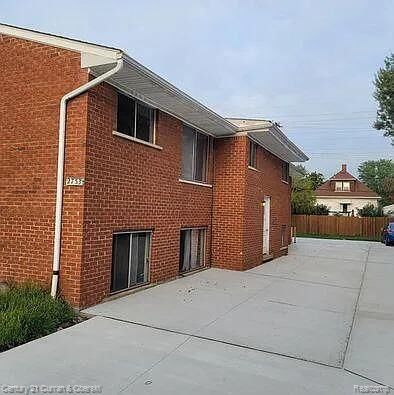 Property Photo: 2753 10th Street 5 MI 48192