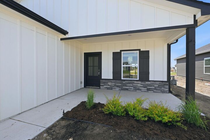 Photo de la propriété:  1570 N Emerald Valley Dr  KS 67110 