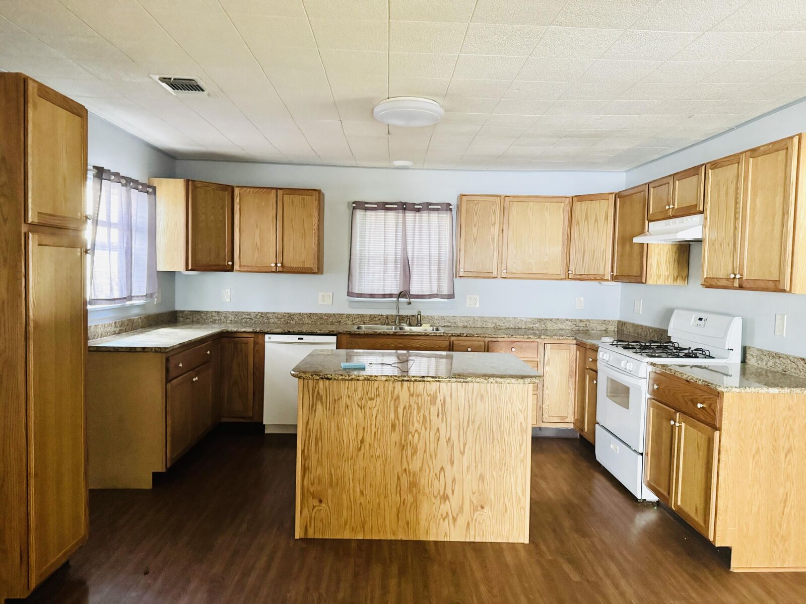 Property Photo:  1510 E Harris Avenue  TX 76903 