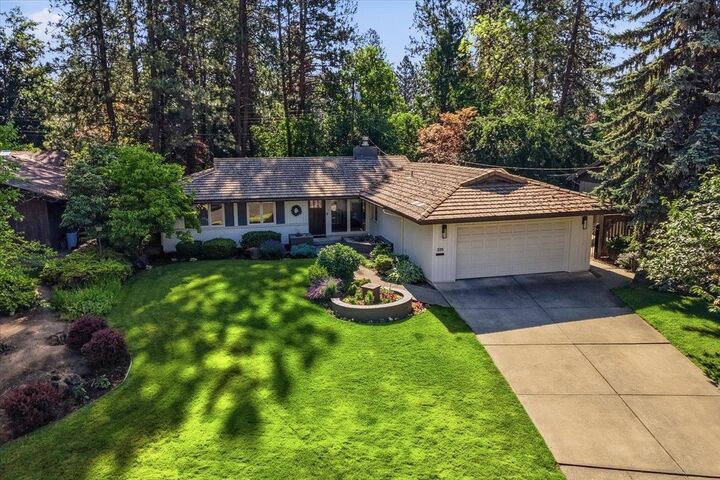 Property Photo: 3115 S Howard St WA 99203