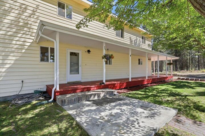 Property Photo:  40291 E Cayuse Cove Rd  WA 99122 