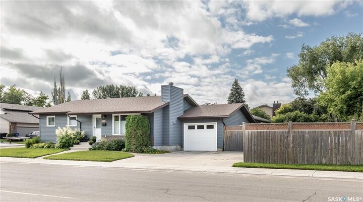 Photo de la propriété: 102 Wakaw Crescent SK S7J 4E2