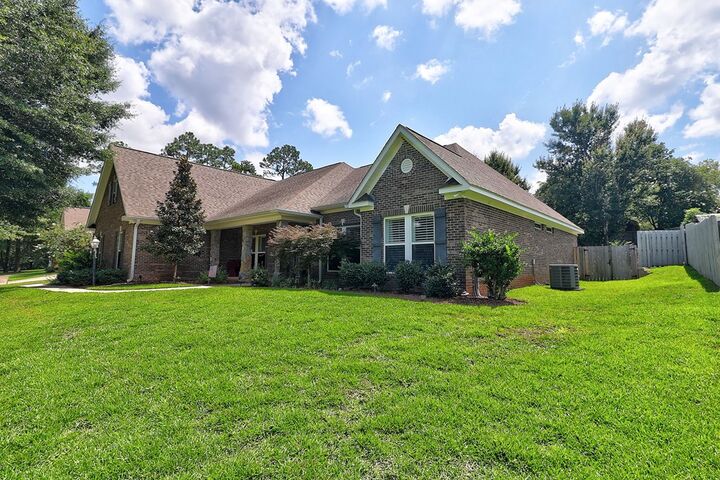 Property Photo: 643 Westbrook Rd AL 36303