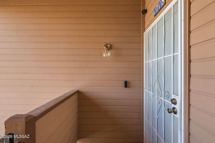 Property Photo: 1718 W Park Wood Lane 181 AZ 85746