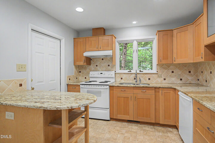 Property Photo: 239 Seminole Drive NC 27514