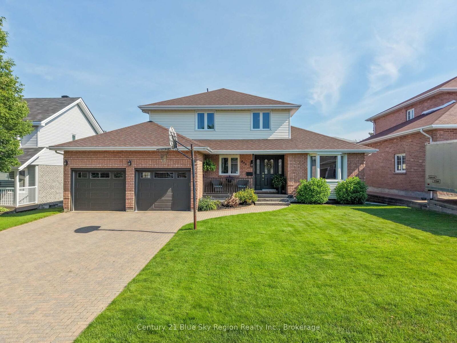 Property Photo: 354 Elmwood Avenue ON P1B 9N4