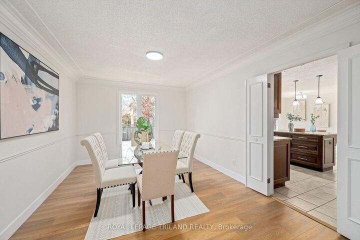 Property Photo: 118 Deer Valley Crescent ON N6J 4K8