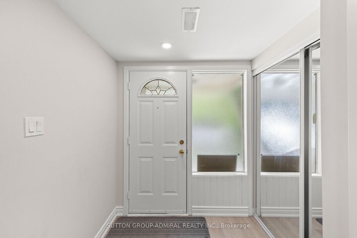 Property Photo:  45 Poplar Crescent N 7  ON L4G 3M4 