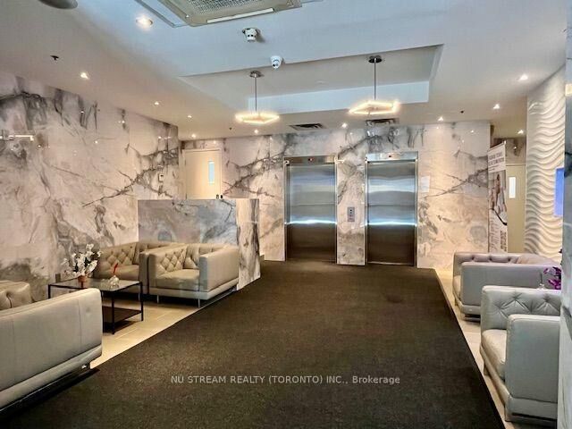 Property Photo:  105 Victoria Street 802  ON M5C 3B4 