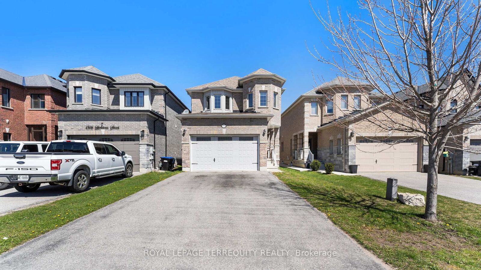 Property Photo:  1818 Lamstone Street  ON L9S 5A1 