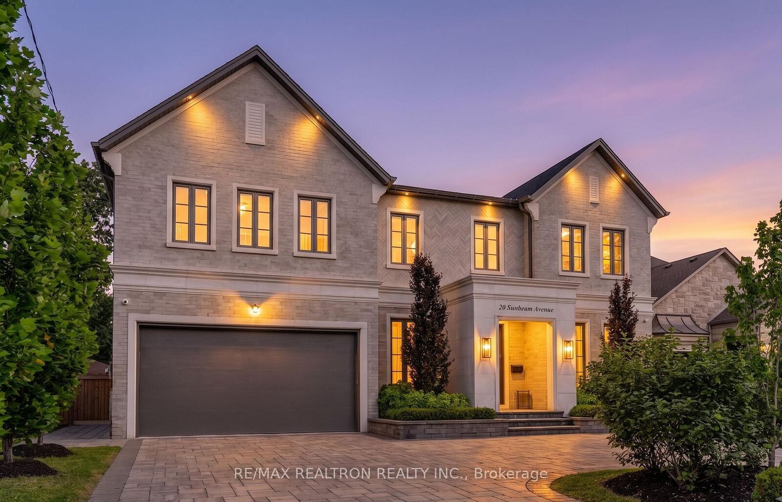 Property Photo:  20 Sunbeam Avenue  ON M3H 1W7 