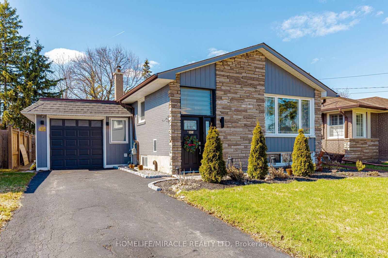 Property Photo: 403 Delrex Boulevard ON L7G 4H8