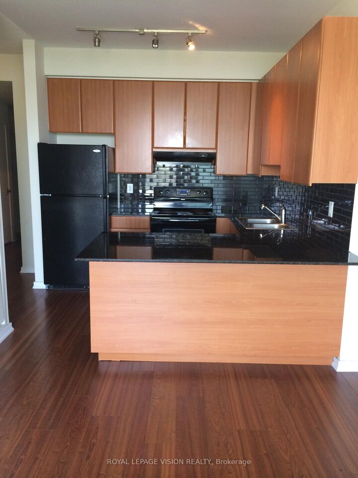 Property Photo: 30 Canterbury Place 1708 ON M2N 0B9