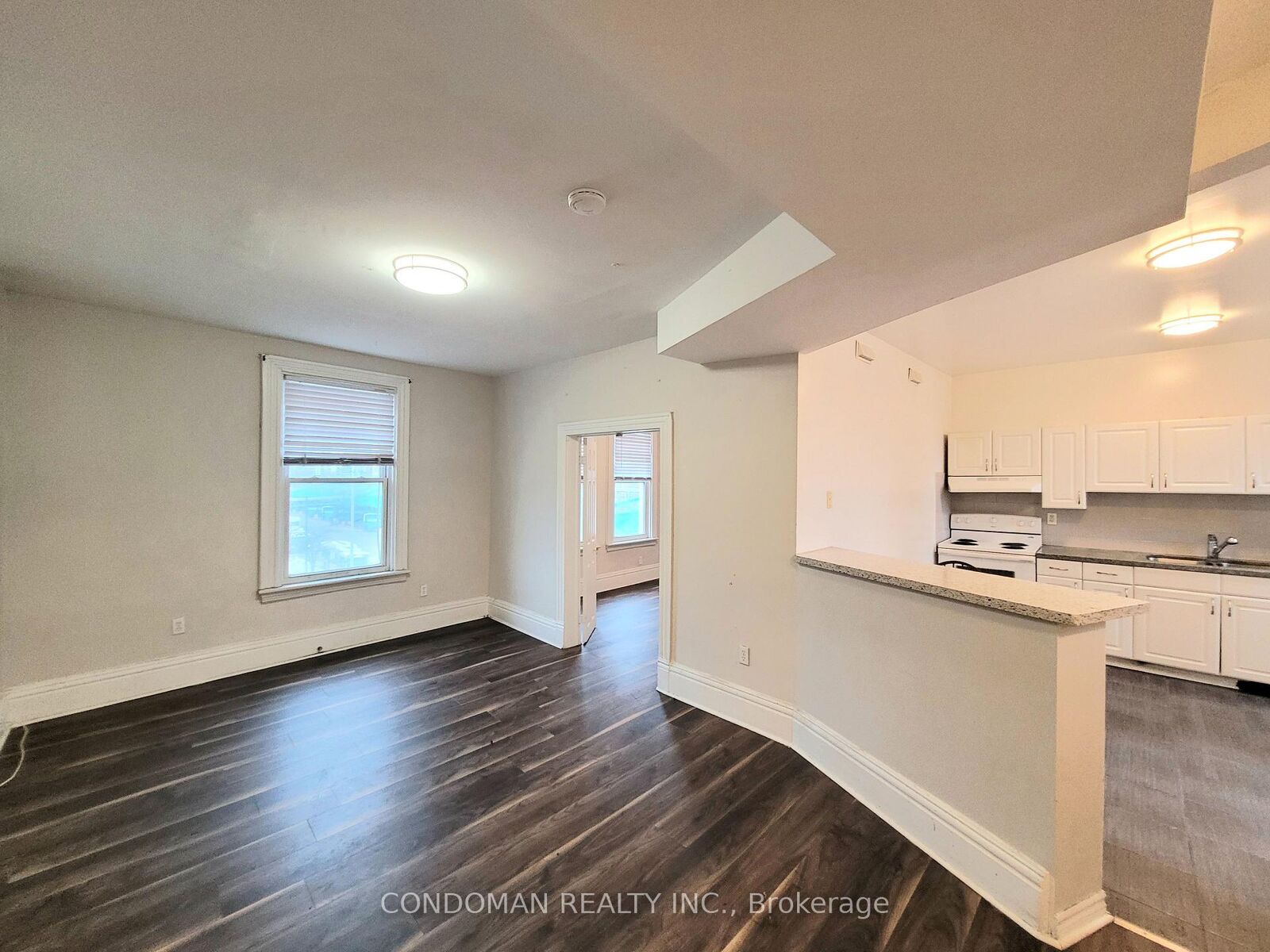 Property Photo:  139 1/2 John Street S 6  ON L8N 2C3 