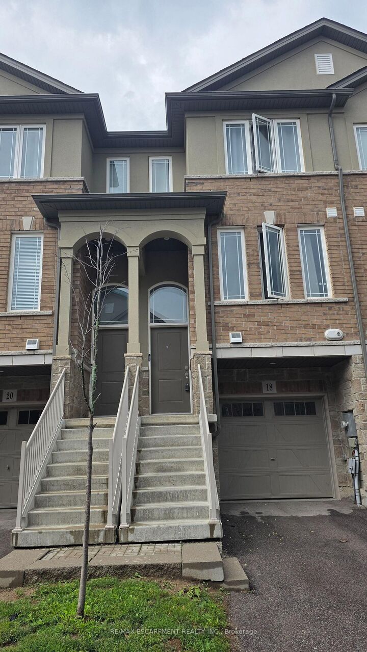 Property Photo:  18 Aqua Lane  ON L0R 1P0 
