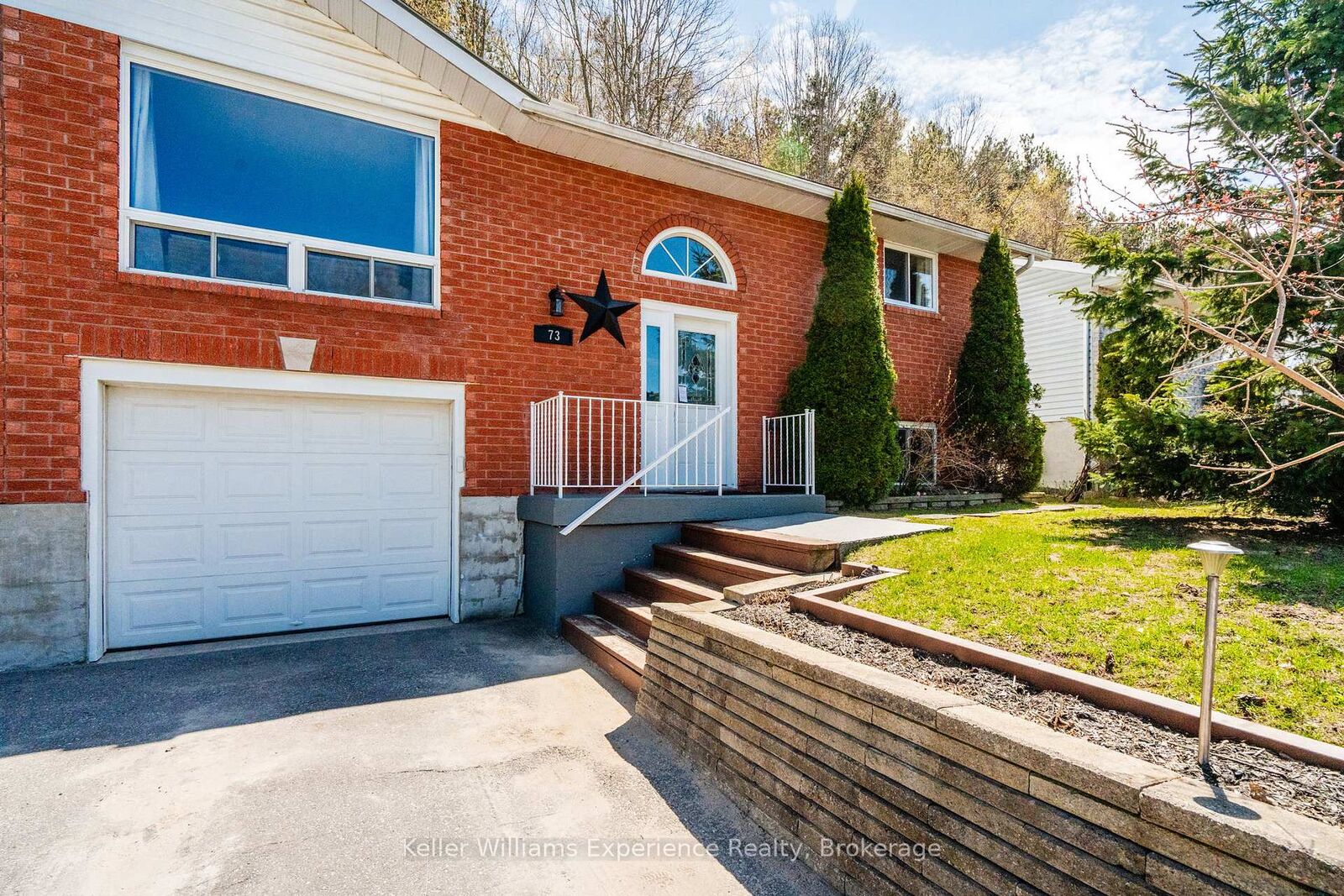 Property Photo:  73 Therrien Court  ON L9M 1P6 