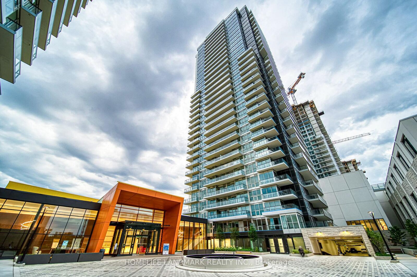 Property Photo: 85 McMahon Drive 2809 ON M2K 0H1