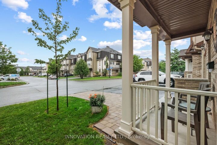 Property Photo: 522 Meadowcreek Circle ON K2M 0J9