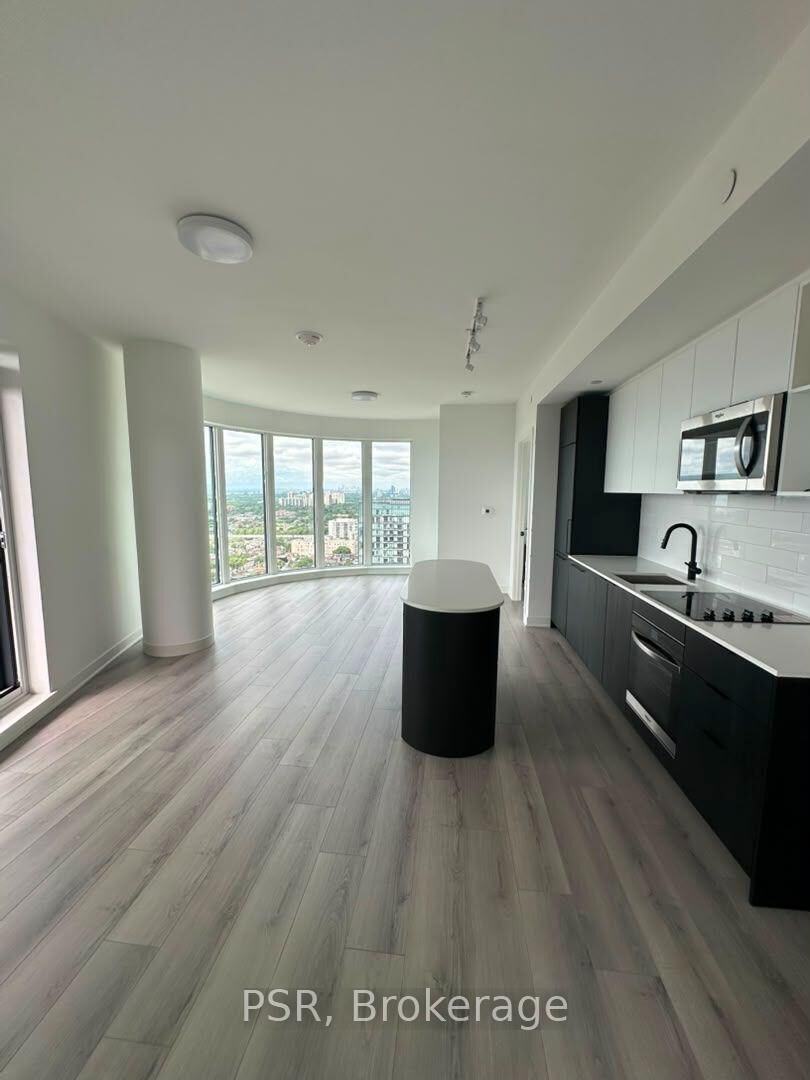 Property Photo: 1185 Dupont Street N 2710 ON M6H 0G5