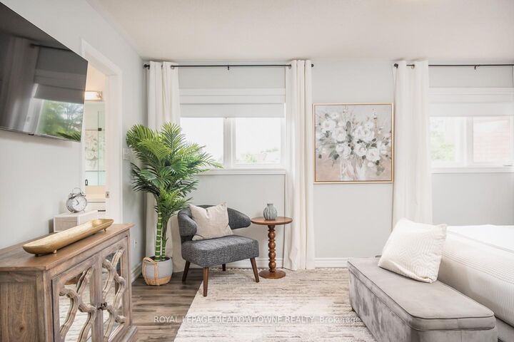 Property Photo:  1297 Roper Drive  ON L9T 6E5 