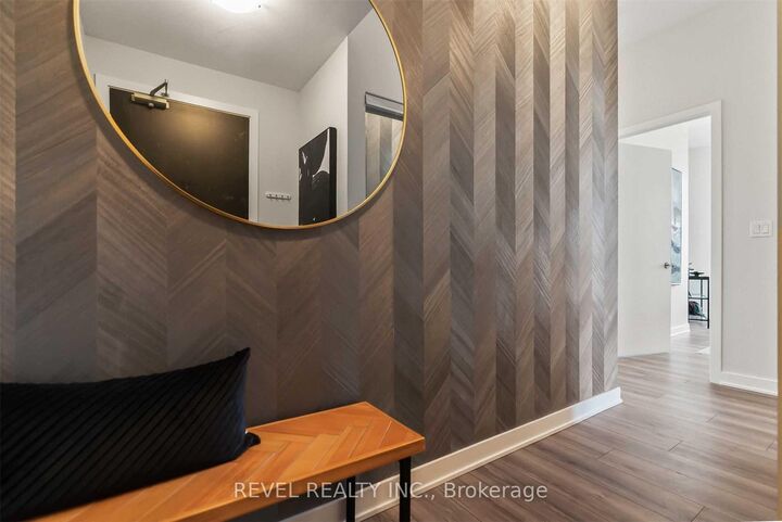 Property Photo:  50 Bruyeres Mews 215  ON M5V 0H8 