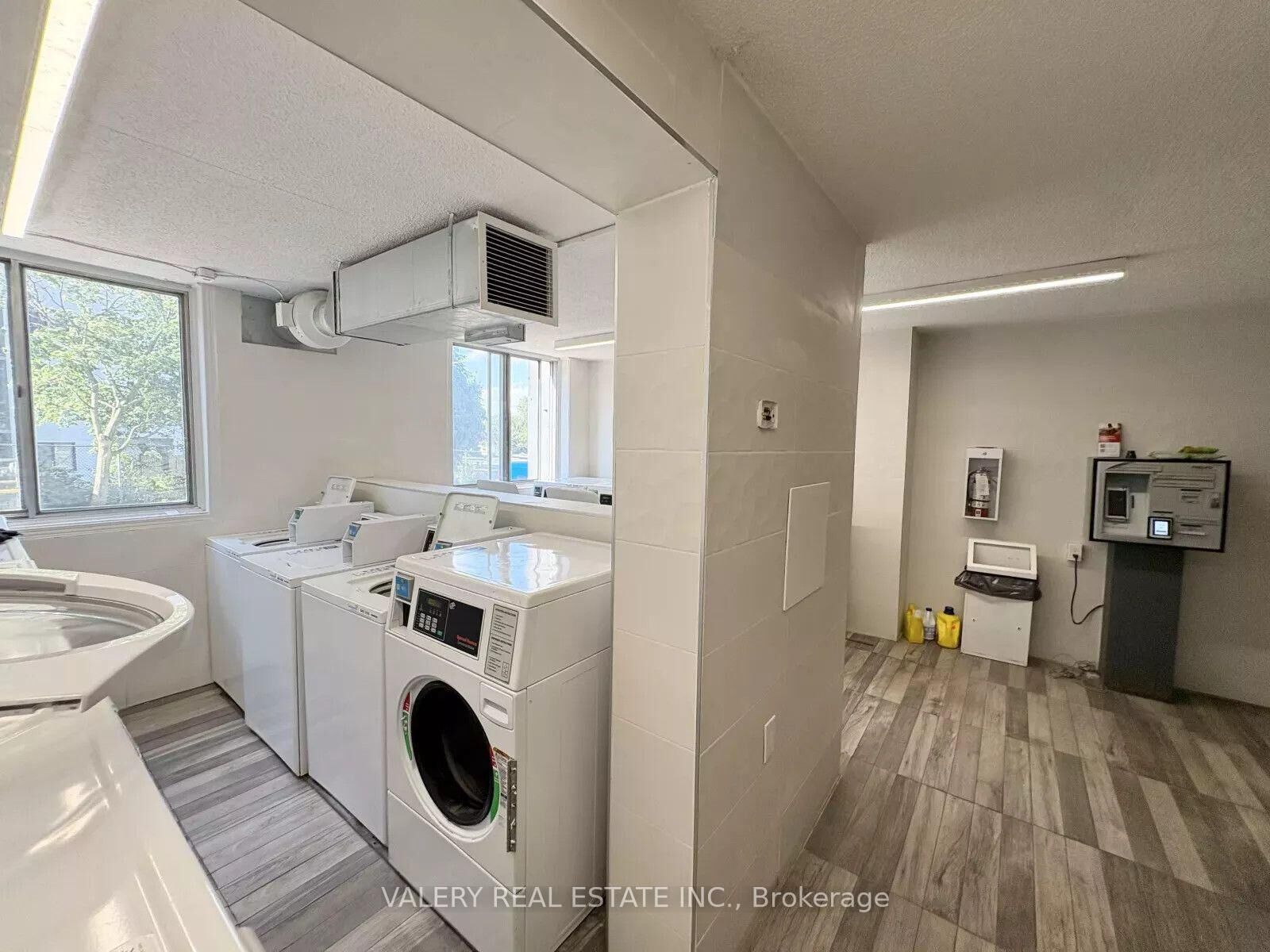 Property Photo: 294 Chandler Drive 1408 ON N2E 2K1