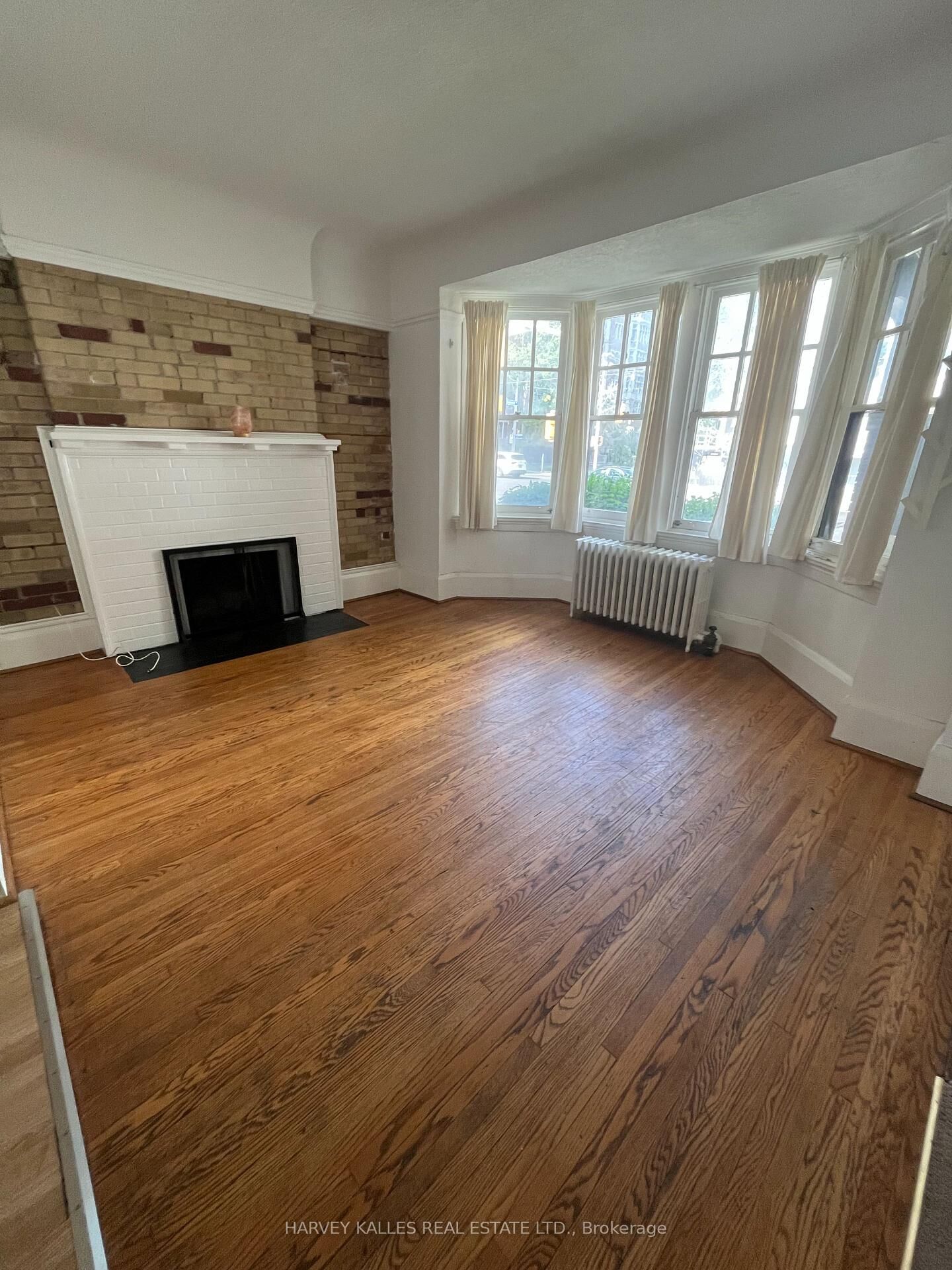 Property Photo:  440 Avenue Road 2  ON M4V 2H8 