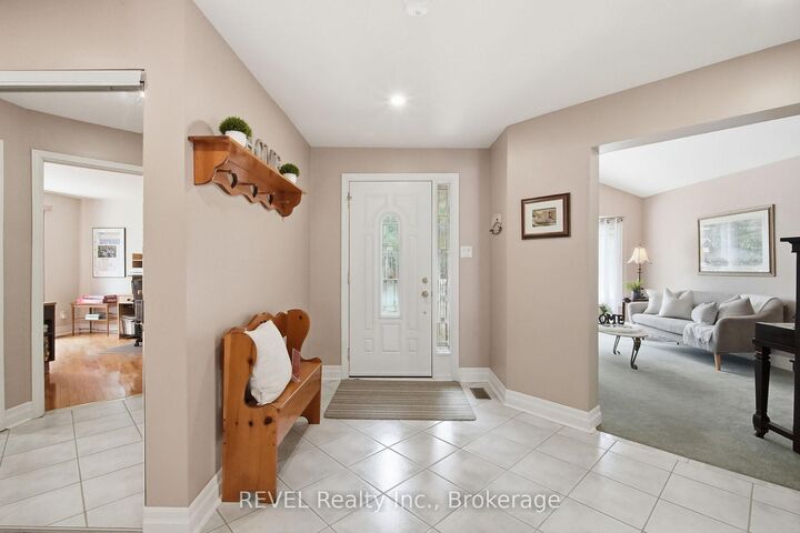Property Photo:  29 Stratton Crescent  ON L1R 1V4 